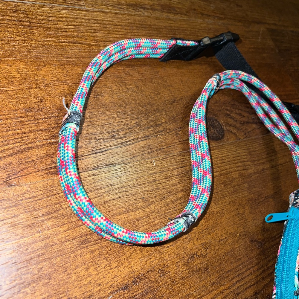 Kavu Crossbody Rope Purse Bag Blue Pink Floral Firework Canvas Adjustable Strap - Picture 12 of 13